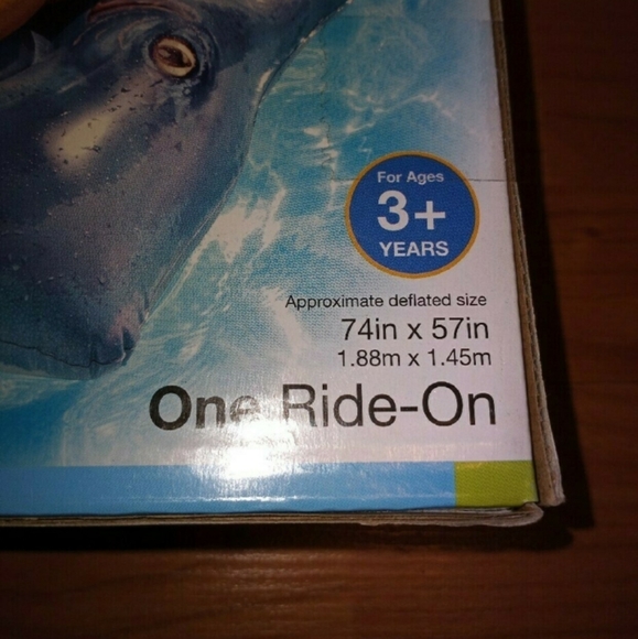 INTEX Ride-On STINGRAY Floaty 74"×57" - Picture 3 of 4